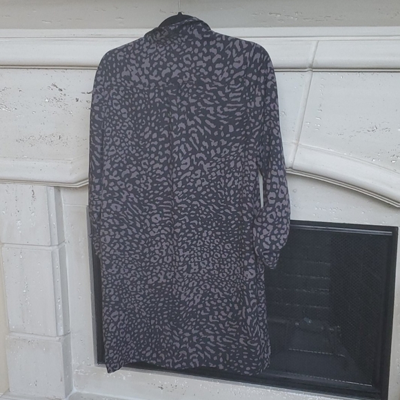 SOLD!!! ANN TAYLOR LOFT Animal Print Shirtdress - Size Med - Picture 2 of 5